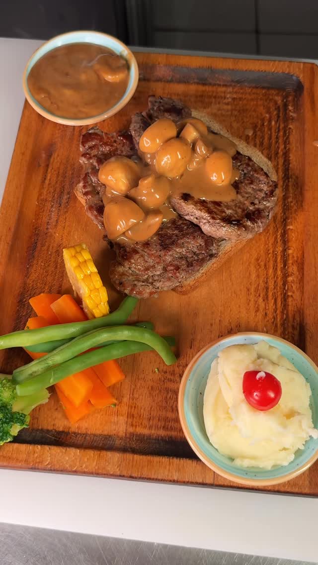 أطباق غربية بطابع Royal
